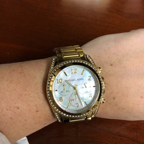 Michael Kors Gold Tone Oversized Women’s Watch - Picture 3 of 4